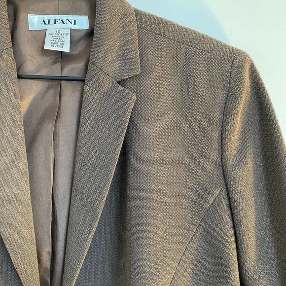 Brown over sized blazer 🤎 - Picture 3 of 3